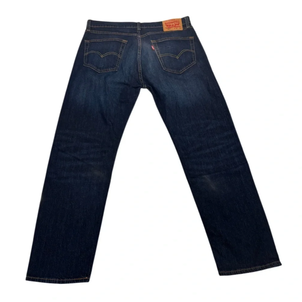Men's Levi's 505 Regular Fit Jeans Dark Wash Size 35/32 Excellent Condition - Picture 2 of 5